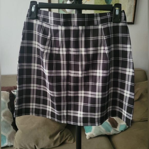 Anaobai Ameicom Black and White Size Large Mini Skirt - Picture 2 of 4